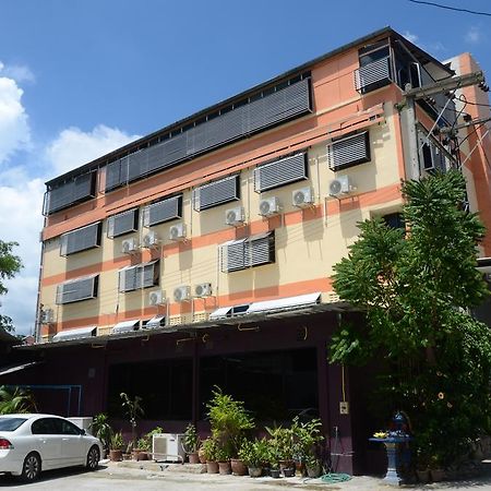 Hotel Centro Cnx Chiang Mai Exterior foto