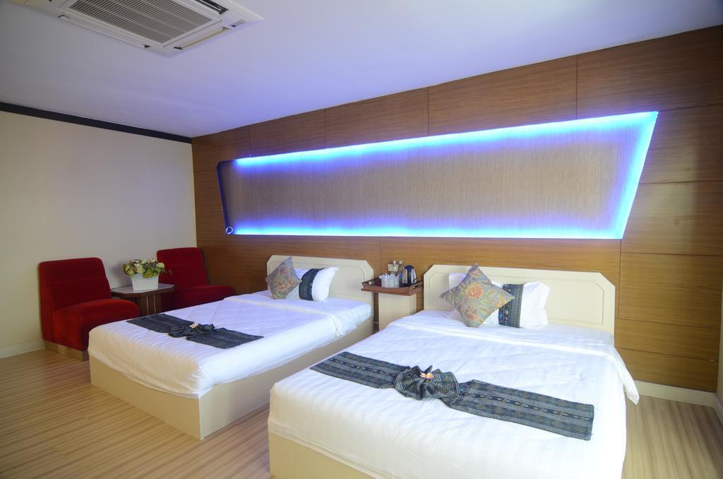 Hotel Centro Cnx Chiang Mai Habitación foto