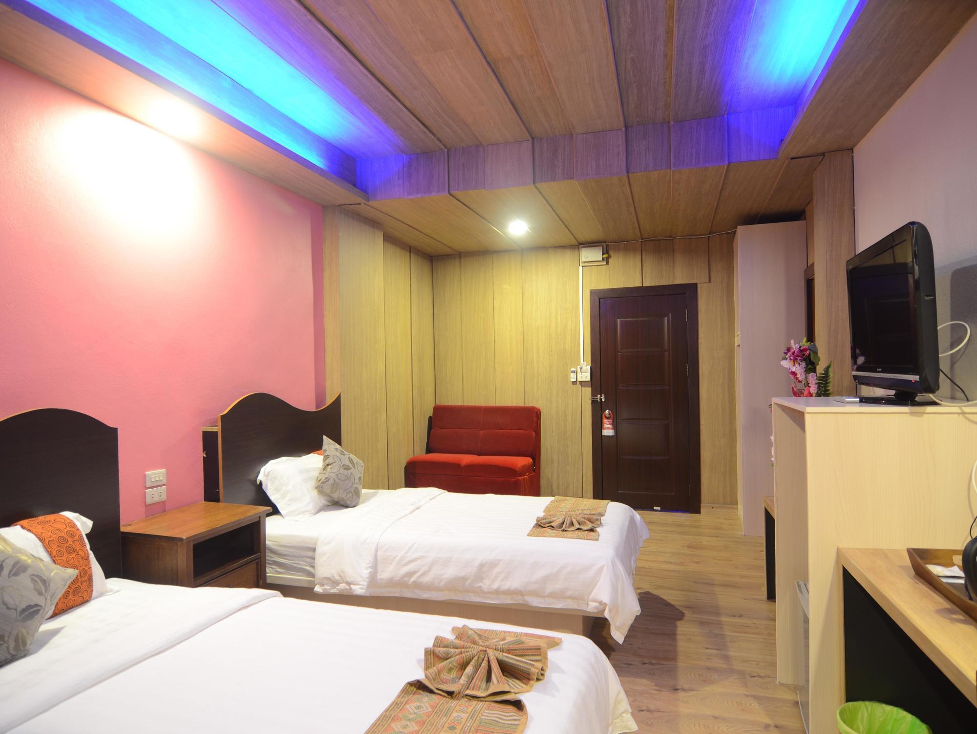 Hotel Centro Cnx Chiang Mai Exterior foto