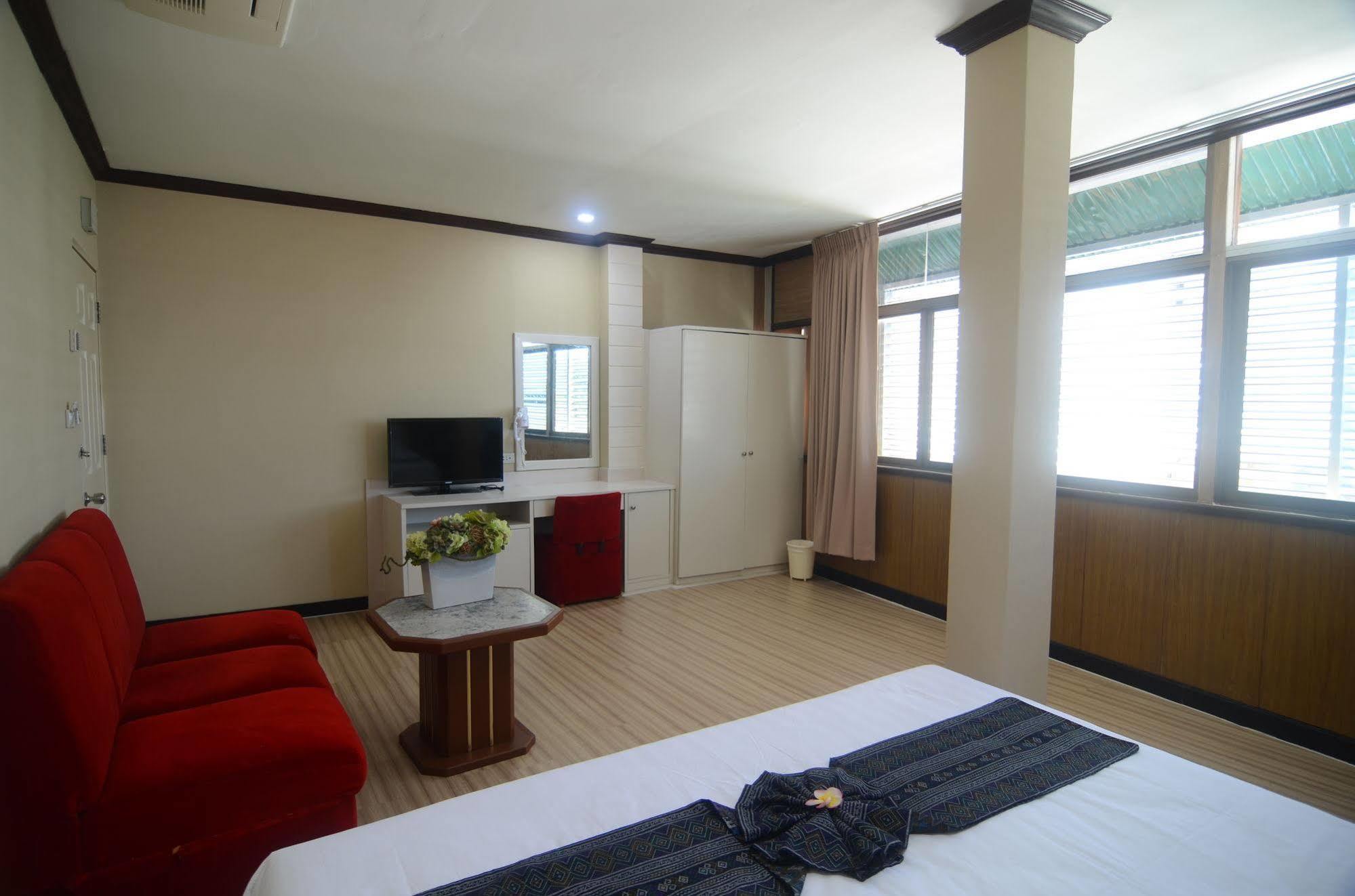 Hotel Centro Cnx Chiang Mai Exterior foto