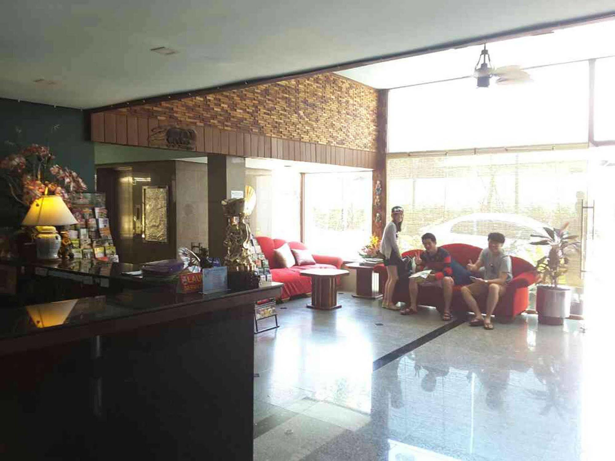 Hotel Centro Cnx Chiang Mai Exterior foto